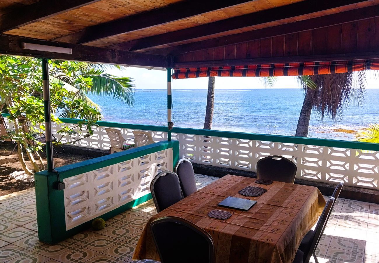 Bangalô em Arue - TAHITI - Matavai Bay Cottage