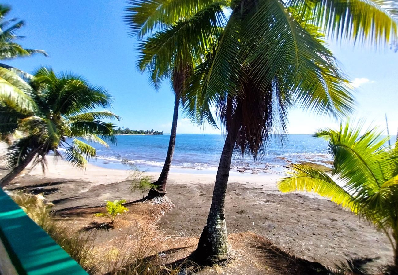 Bangalô em Arue - TAHITI - Matavai Bay Cottage