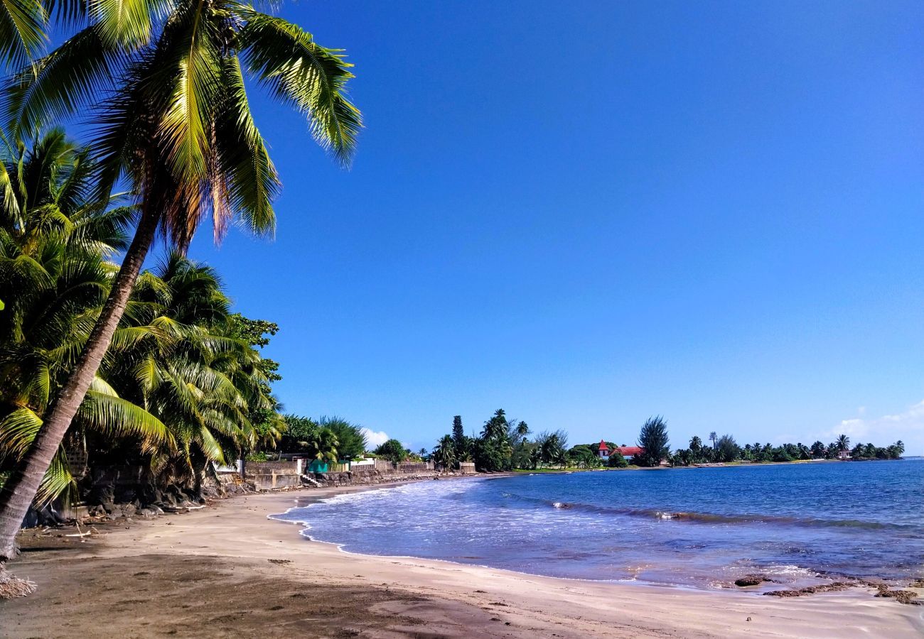 Bangalô em Arue - TAHITI - Matavai Bay Cottage