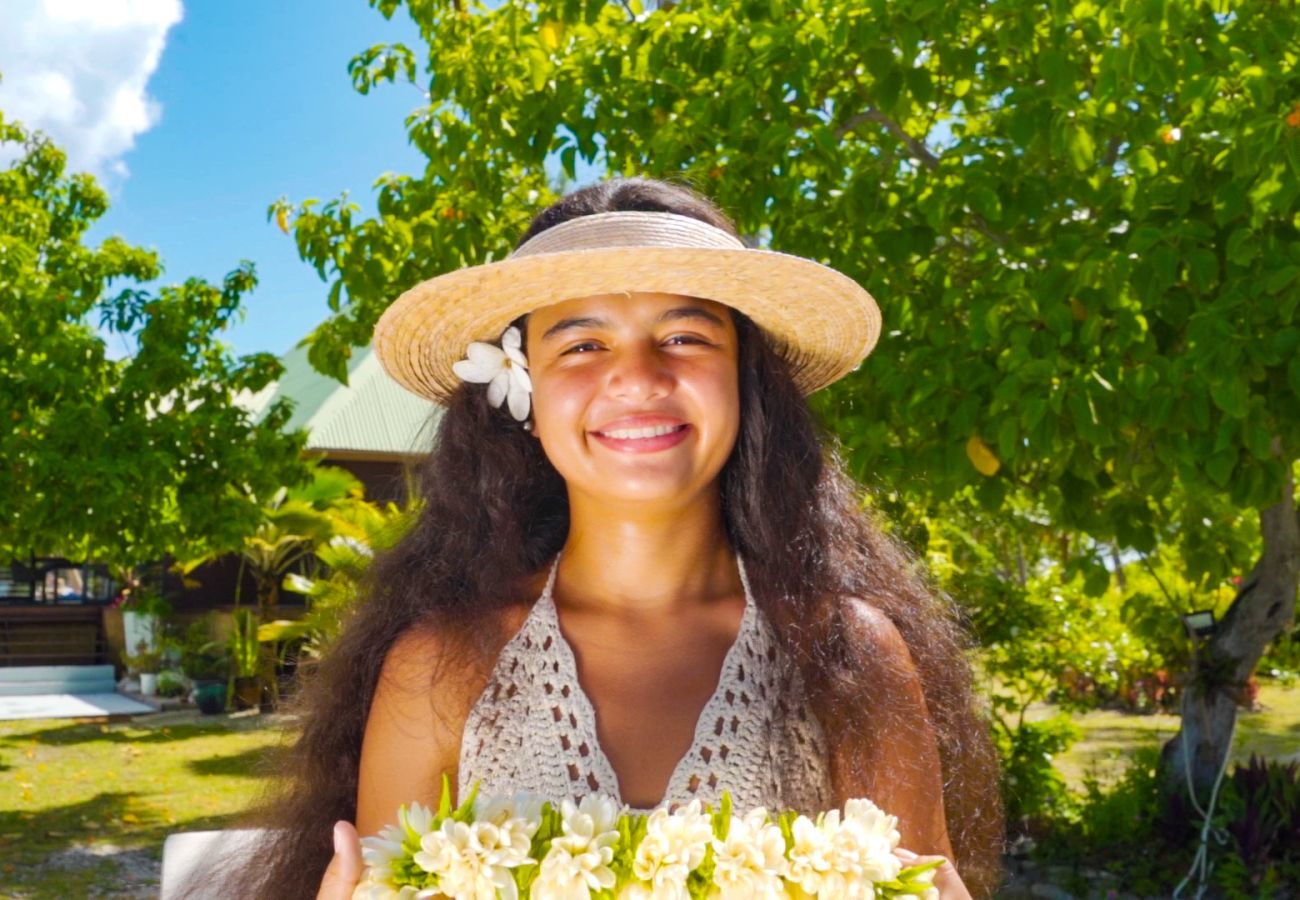 Uma recepção florida com um sorriso, Villa Prestige Rangiroa