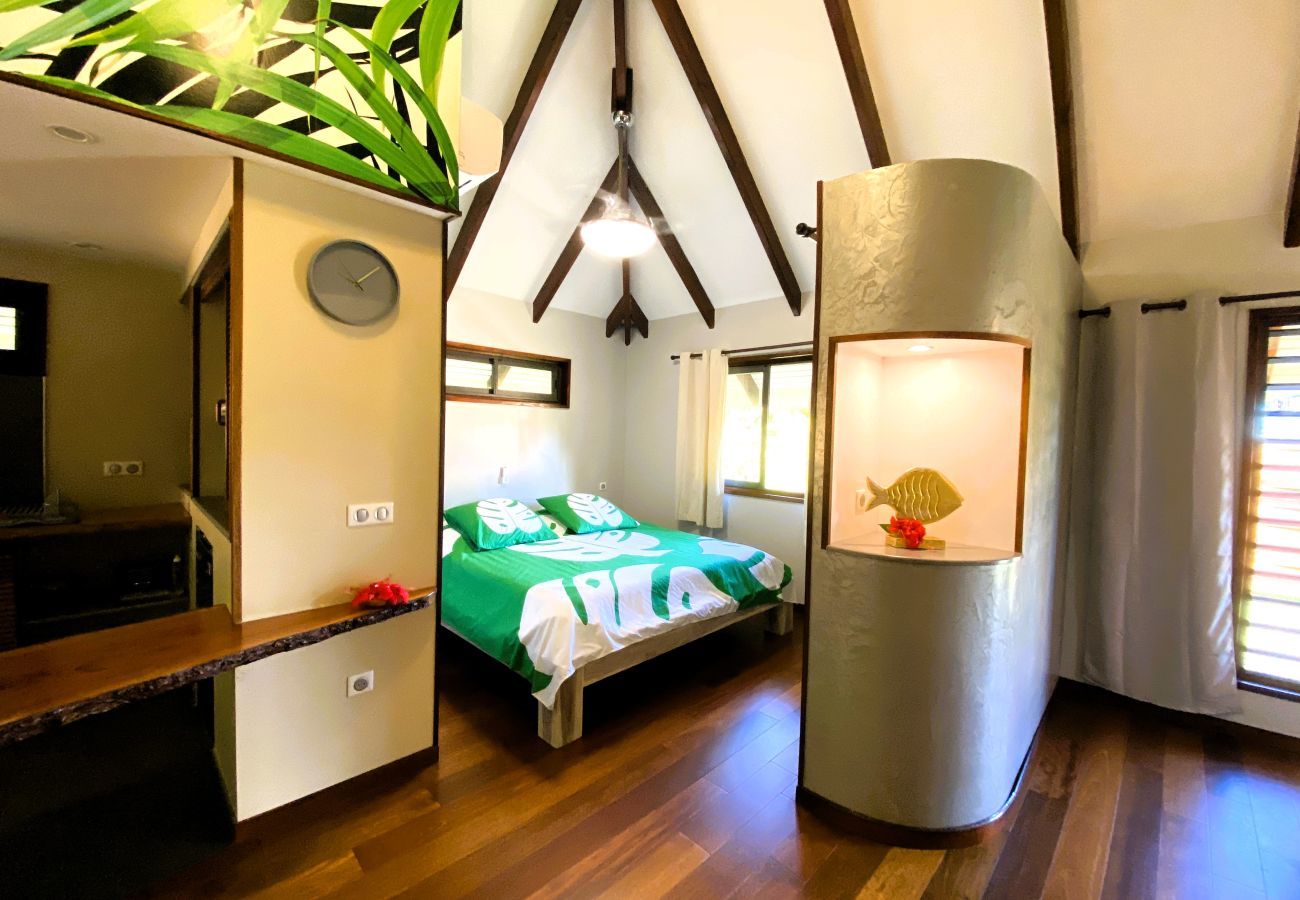 Bungalow in Pihaena - MOOREA - The ZEN Den spa